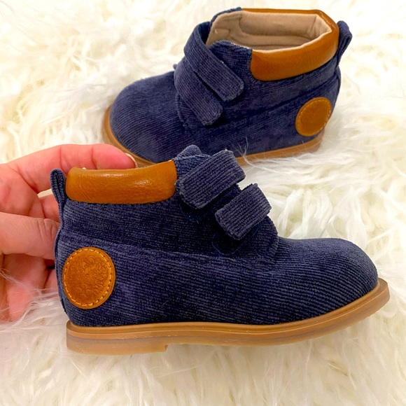 Vince Camuto Baby Boots - Picture 1 of 7